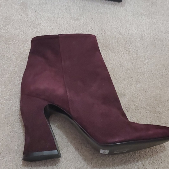 Kenneth Cole NY Suede Burgundy Ankle Boots - Picture 4 of 8